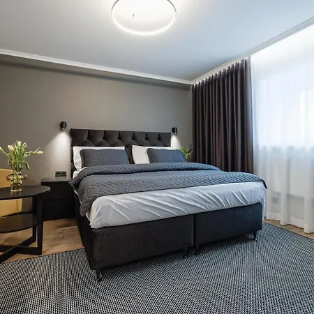Apartment Stylish Near Old Town
