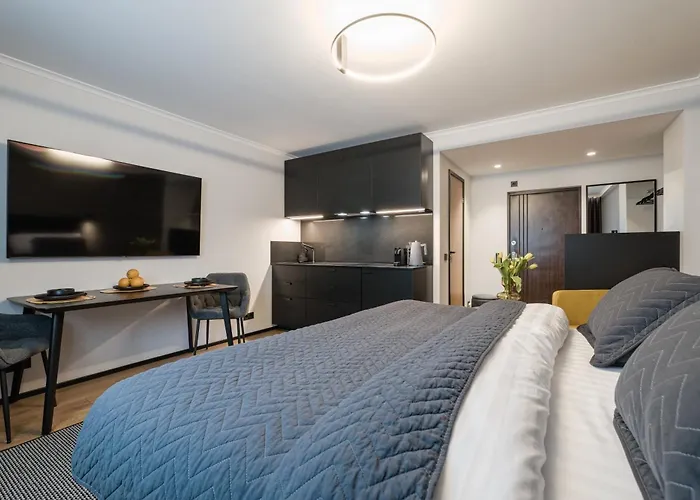 Elegant 28m2 Flat Next To Old Town Apartment *